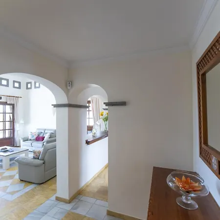Exquisite Lanzarote | Stella Lucente | 2 Bedrooms | Private Pool & Enchanted Terrace | 别墅 普拉亚布兰卡