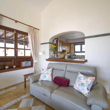 Exquisite Lanzarote | Stella Lucente | 2 Bedrooms | Private Pool & Enchanted Terrace | 普拉亚布兰卡