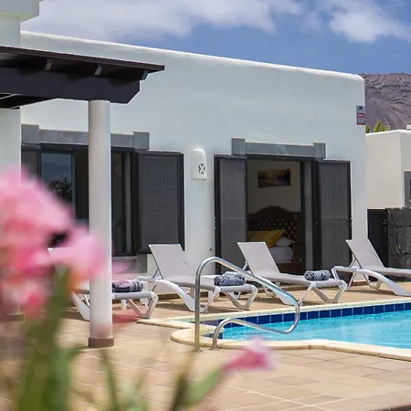 别墅 Exquisite Lanzarote | Stella Lucente | 2 Bedrooms | Private Pool & Enchanted Terrace |