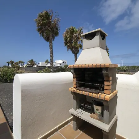 Exquisite Lanzarote | Stella Lucente | 2 Bedrooms | Private Pool & Enchanted Terrace | 别墅 普拉亚布兰卡
