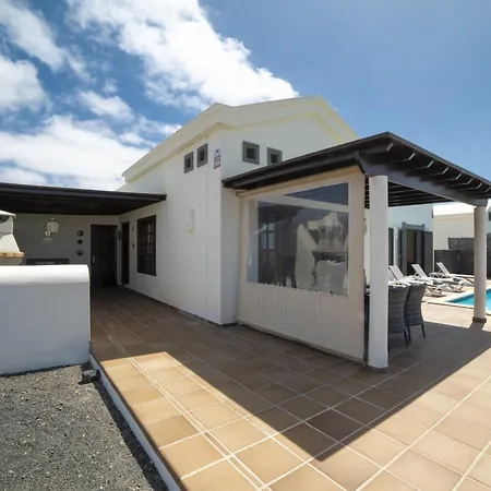 别墅 Exquisite Lanzarote | Stella Lucente | 2 Bedrooms | Private Pool & Enchanted Terrace | *